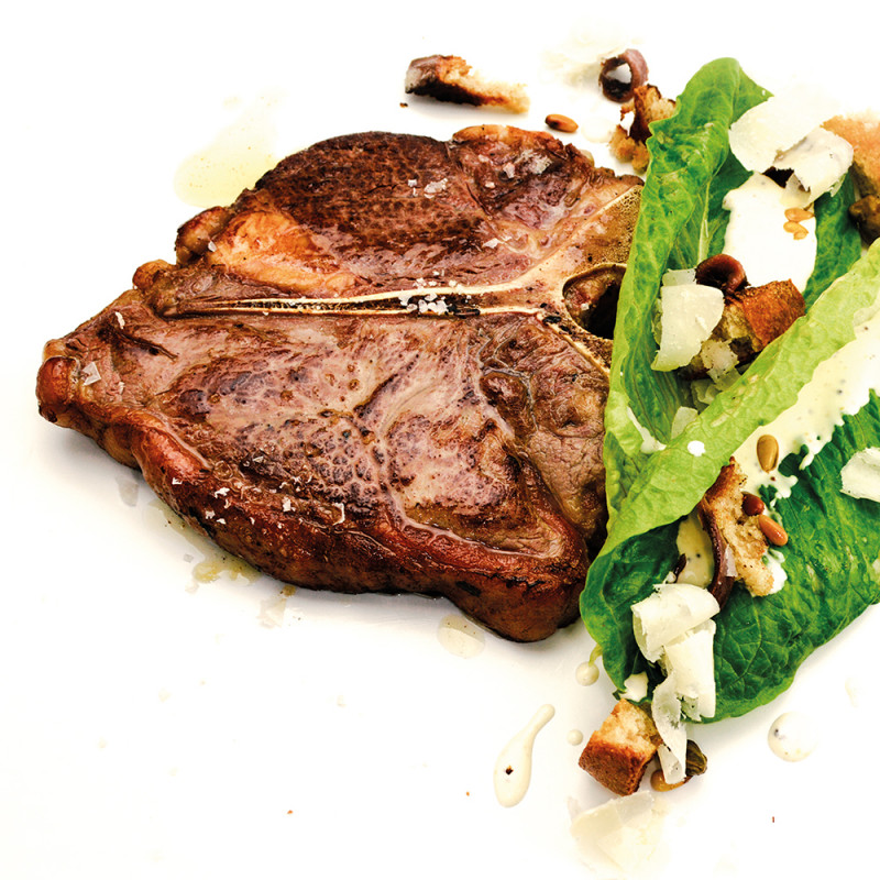 Porterhouse Steak mit Caesar Salad